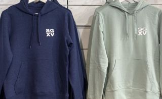 H / Sweat gros logo dos capuche