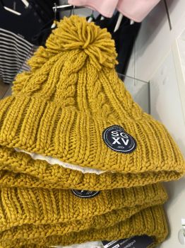 Bonnet torsad&eacute; acrylique bande polaire int.